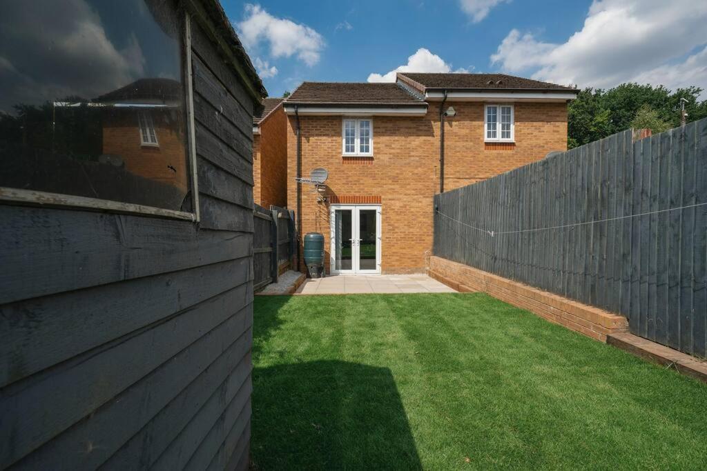 Stylish 2-Bed Home - For Company Contractor And Leisure Stays - Nec, Airport, Hs2, Contractors, Resort World Birmingham Dış mekan fotoğraf